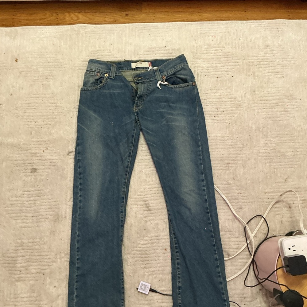 Levi's Women's Straight Leg Jeans in Medium Blue Wash